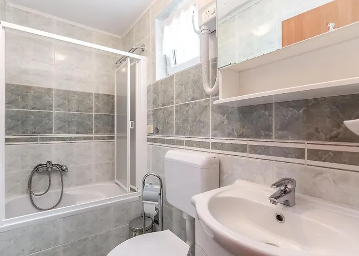 Apartman Ivana B4 N1 *