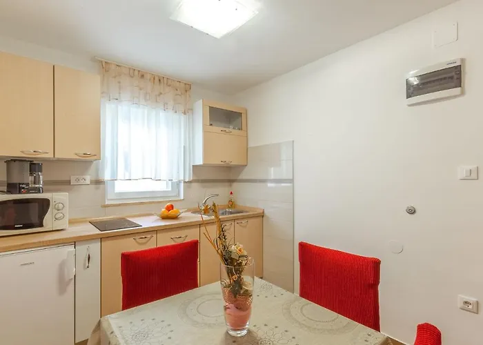 Apartman Ivana B4 N1 *